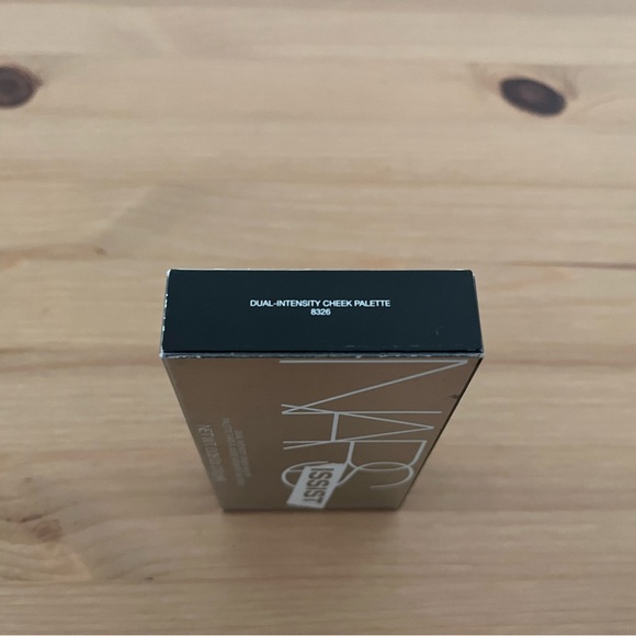 NARS: NARSissist Dual-Intensity Cheek Palette 🤎 - Picture 10 of 10